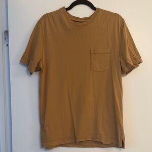 Banana Republic Men's Gold T-Shirt